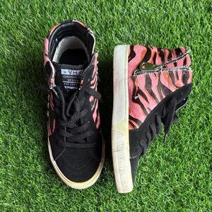 VINTAGE HAVANA Tiger Faux Fur High Top Sneakers size 7